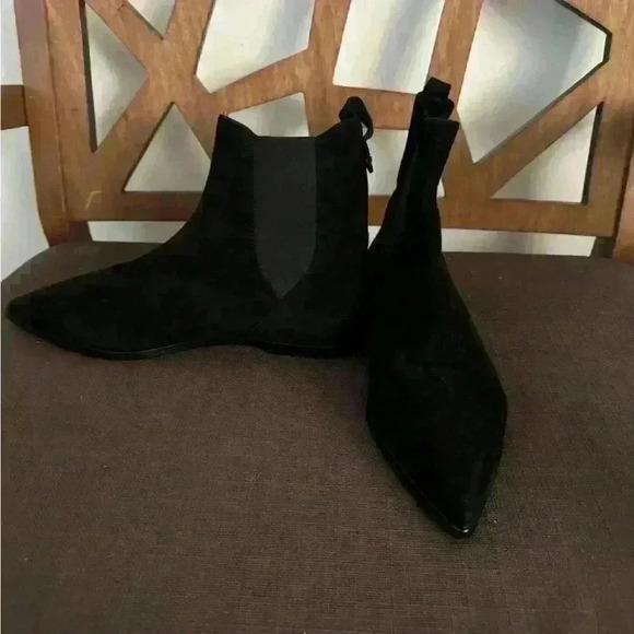 A G L 
Leather ankle boot with elastic used like a new - Picture 10 of 11